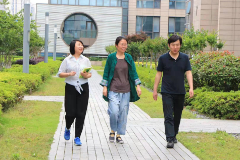 中国化工报副总编孟晶到苏化三亿官方版网站登录入口走访调研