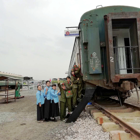 忆历史,看发展,固初心