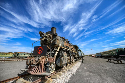 忆历史,看发展,固初心